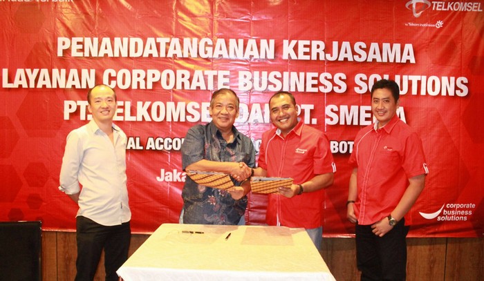 Penandatanganan kerjamasama Telkomsel dan PT Smelta