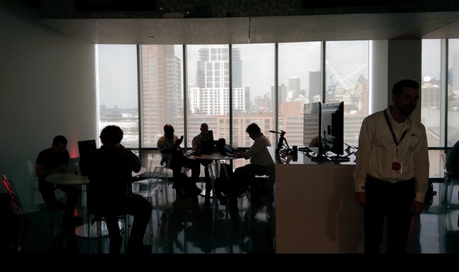 Foto diambil dengan menggunakan kamera HTC One M8