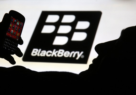 MW-BI946_blackb_20130923135729_MG