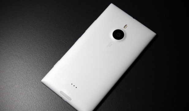 bgr-nokia-lumia-1520-9