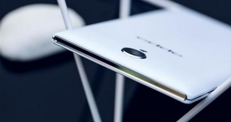 Oppo U3 dengan kamera optical zoom