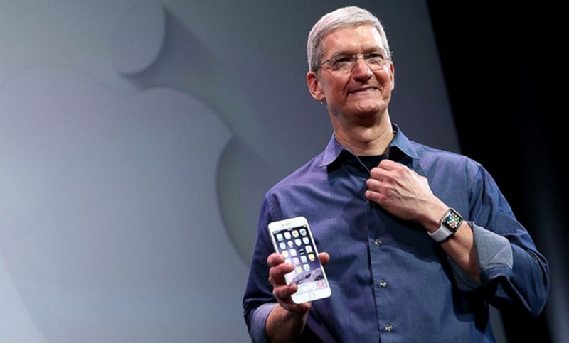 Tim Cook, iPhone 6