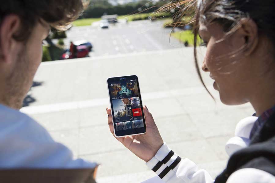 Xperia-E4-Lifestyle-3