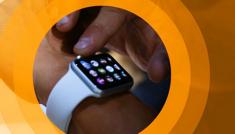 Apple Watch dengan sensor kulit