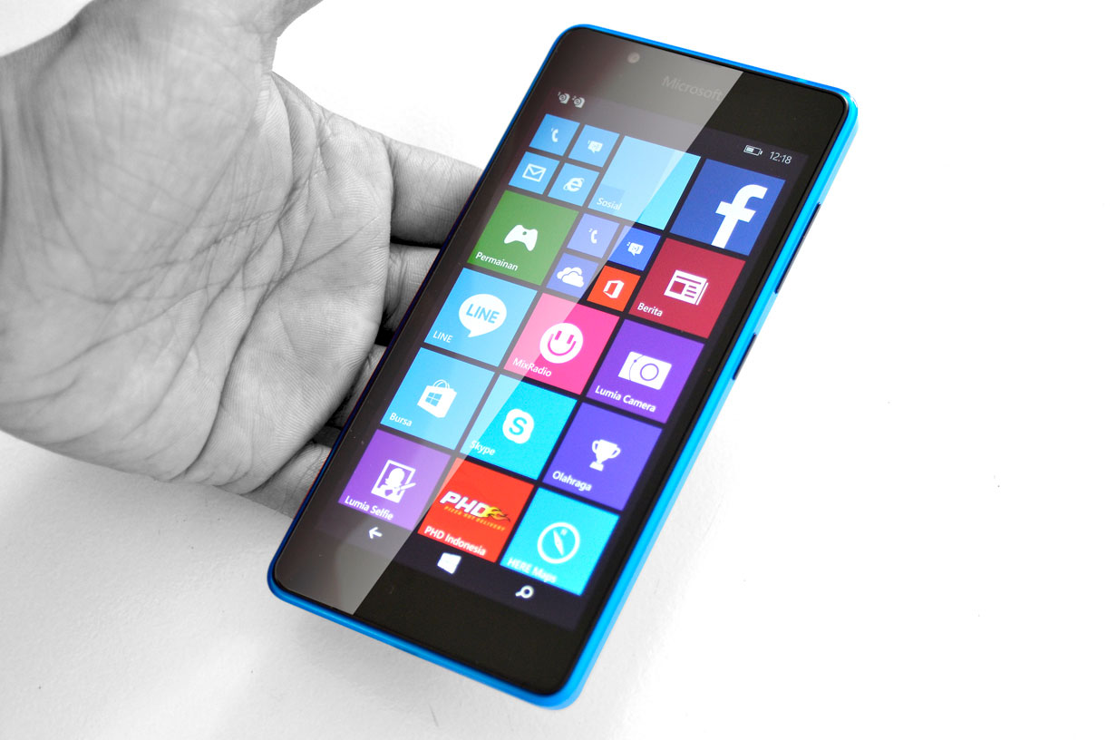 Lumia_540_design2