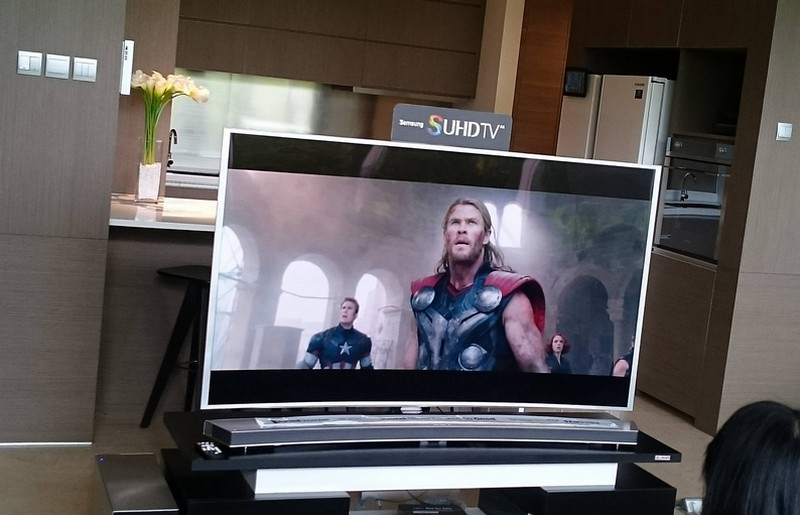 Samsung SUHD TV desain elegan