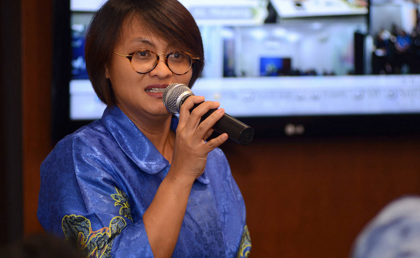 Presiden Direktur/CEO XL Axiata Dian Siswarini memaparkan kesiapan jaringan XL dalam menyambut bulan Ramadhan dan Lebaran 2015 (Hendra Wiradi/telsetNews)