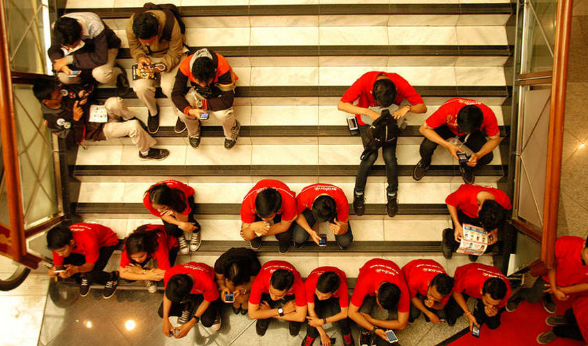 Kecanduan ponsel-Dree