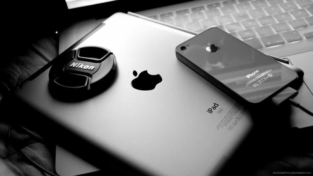 monochrome-apple-and-nikon-gear-wallpaper
