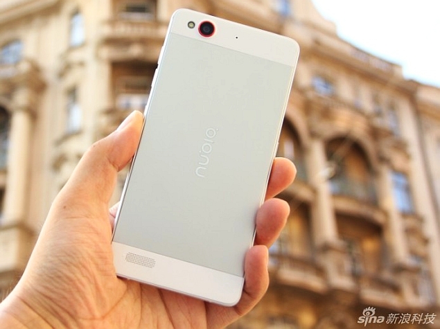 zte_nubia_my_prague_hand_front_sina