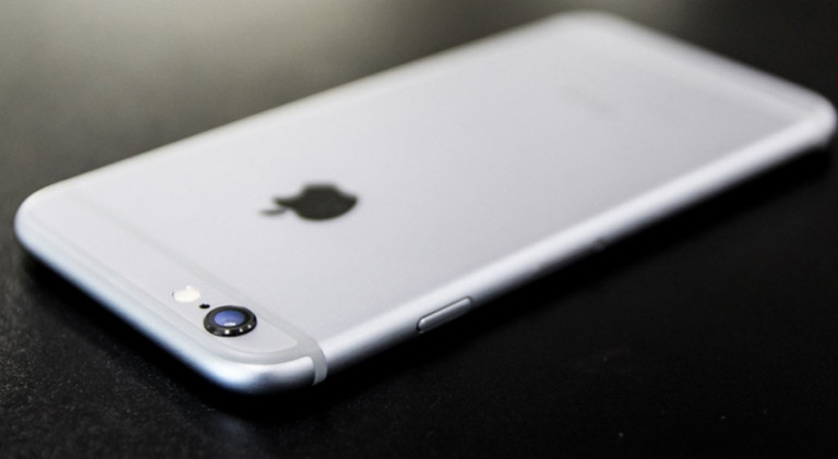 iPhone 6s jatuh Pesawat