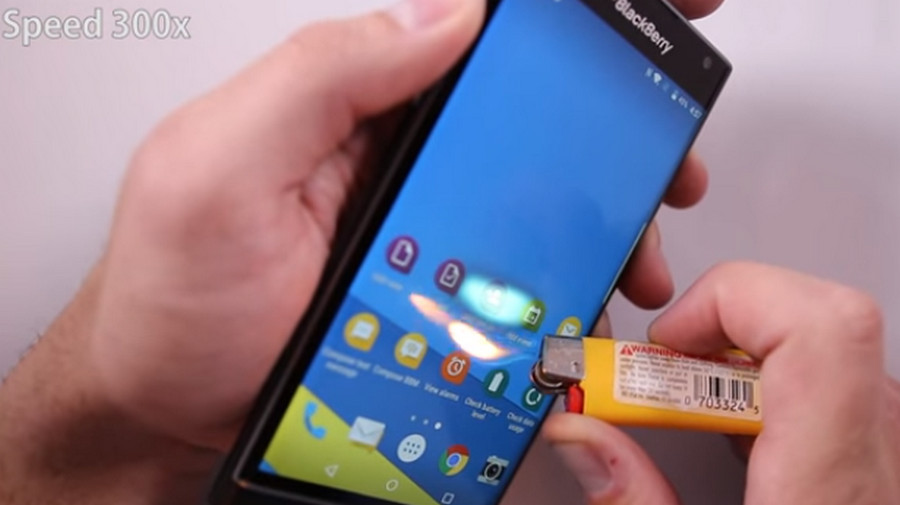 BlackBerry Priv dibakar