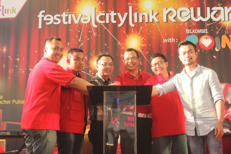 Telkomsel Bagikan Mobil dan Hadiah Jutaan Rupiah di  Bandung