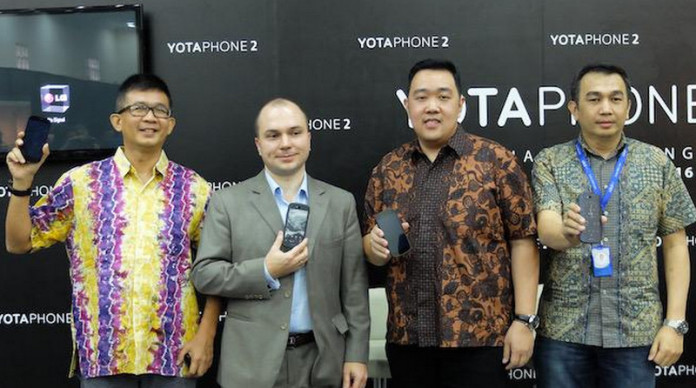 YotaPhone 2 peluncuran