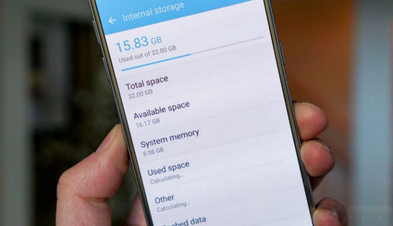 Android & TouchWiz Lahap 8GB Memori Galaxy S7