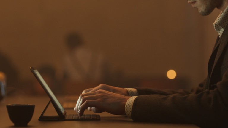 Apple Resmikan New iPad Pro 9.7 Inci