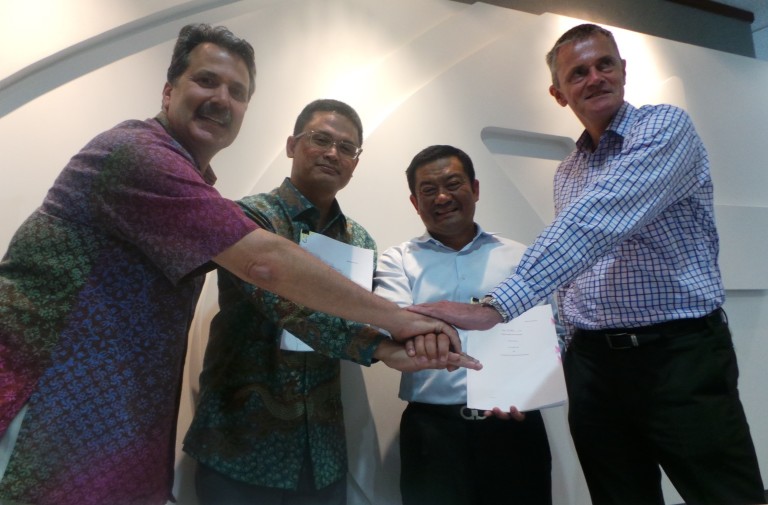 XL Jual 2.500 Menara ke Protelindo