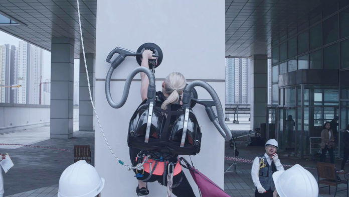 LG CordZero Climbing Stunt 2