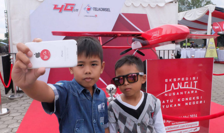 Masyarakat Tasikmalaya Sambut Elang Barat