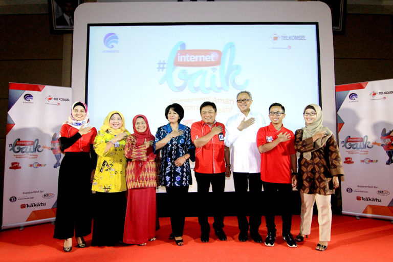 Telkomsel Ajak Pengguna Remaja Gunakan  #internetBAIK