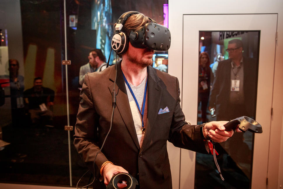 Kratos-VR-and-revamped-consoles-The-biggest-news-from-E3-2016-CNET