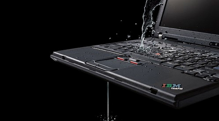 Ini yang Harus Dilakukan Jika Laptop Tersiram Air