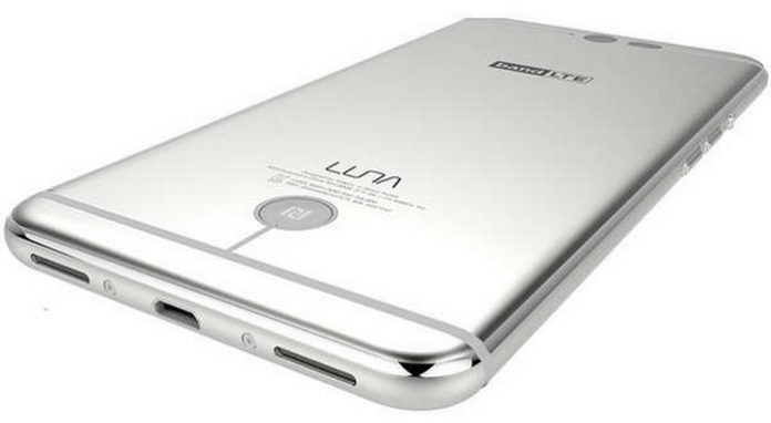Luna smartphone back
