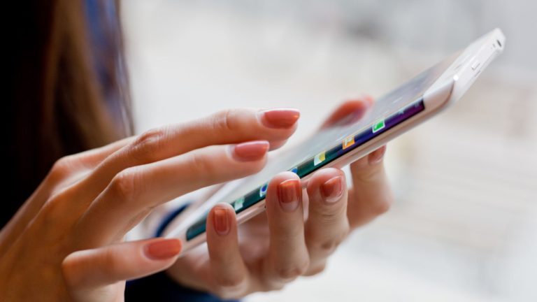 Tarif Interkoneksi Turun, Siapa Untung?