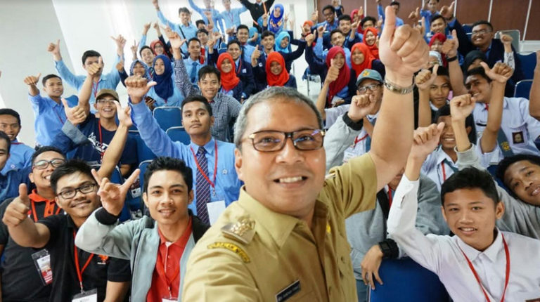 Merangkul Generasi Digital dengan Broadband