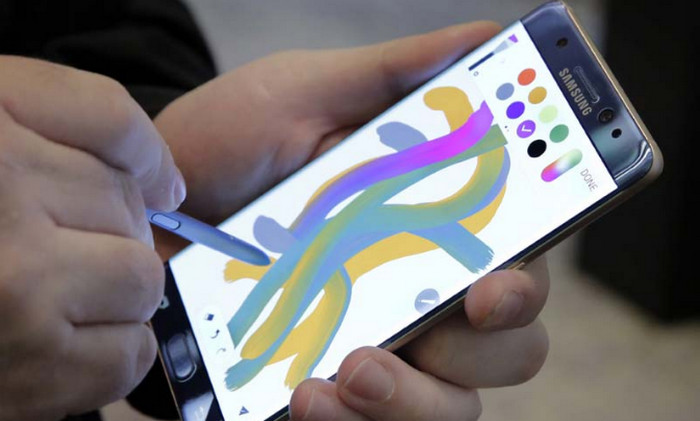 Galaxy Note 7 Dinobatkan Smartphone dengan Layar Terbaik