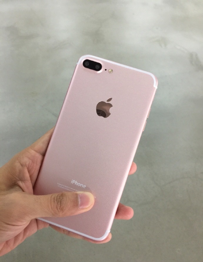 iPhone 7 Plus Rose Gold1