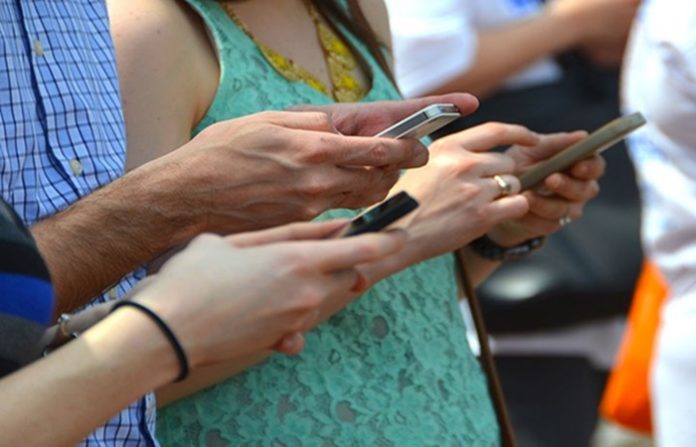 smartphone-users-720x532 Smartphone 3G