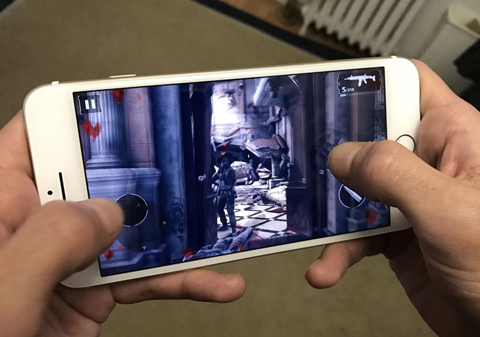 3-smartphone-gaming-2