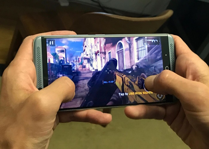 3-smartphone-gaming-3
