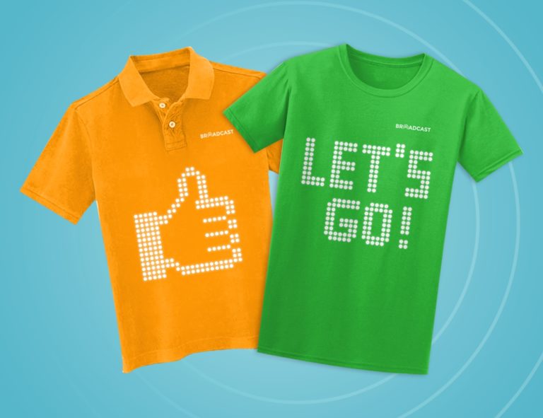 Wow, T-shirt Ini Bisa Gonta-ganti Slogan Sesuai Keinginan Pengguna