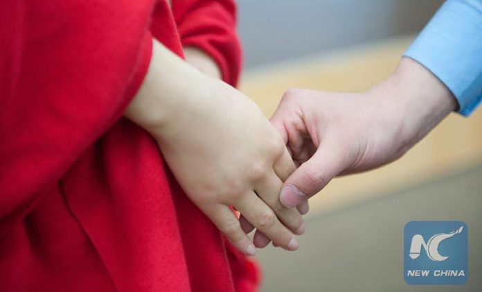 Jia Jia-6 buku best seller berjudul “Love and Sex with Robots” tersebut memprediksikan jika manusia akan menikah dengan robot sebelum tahun 2050.