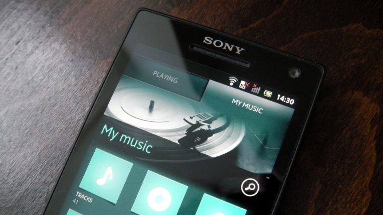 Tinggalkan LCD, Flagship Sony di 2018 Gunakan Layar OLED