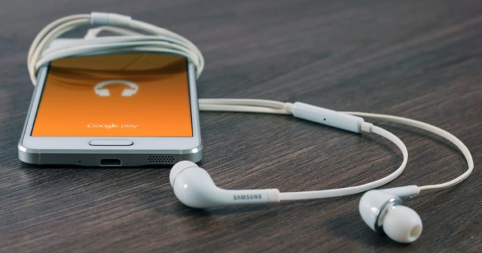 Munculkan Lirik Lagu Kesukaan di Android