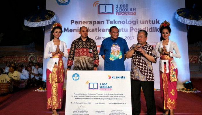 XL Geber 1.000 Sekolah Broadband