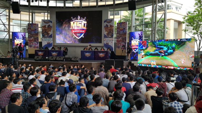 Final Game Mobile Legend Dibanjiri Pengunjung