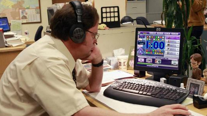 Main Game di Kantor Turunkan Produktifitas