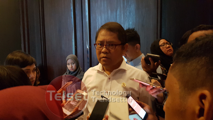 Menkominfo: Facebook Wajib Mengadopsi KBLI Baru