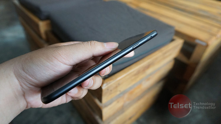 Samsung J7 Pro Desain Kanan