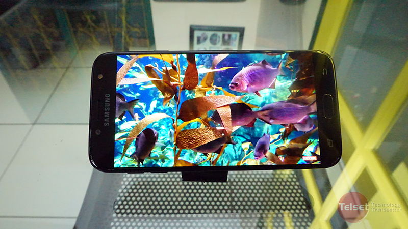Samsung J7 Pro Video