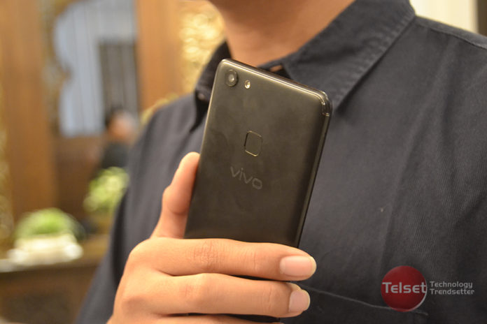 Vivo V7+ (telset.id | nur chandra)
