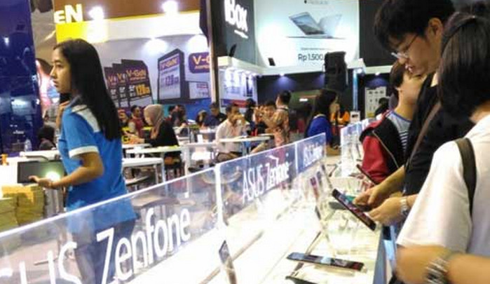 Asus Boyong Zenfone 4 Selfie dan Max ke Indocomtech