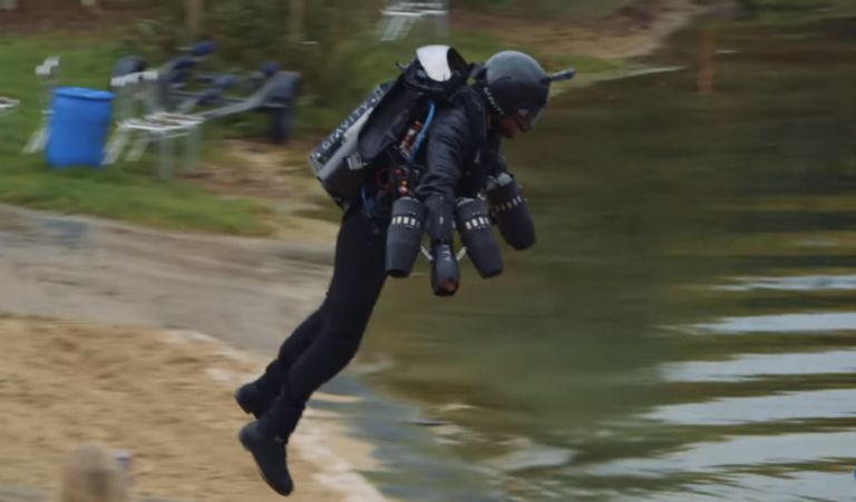 Mimpi Jadi Iron Man, Pria Ini Akhirnya Bisa Terbang