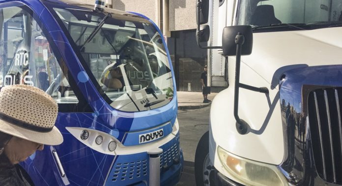 Navya bus nirawak Navya