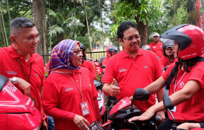 Tak Ada Mobil, Motor Pun Jadi