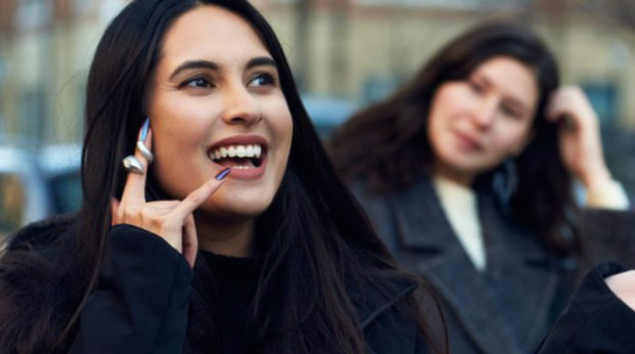 Komunikasi Bisa Lewat Kuku